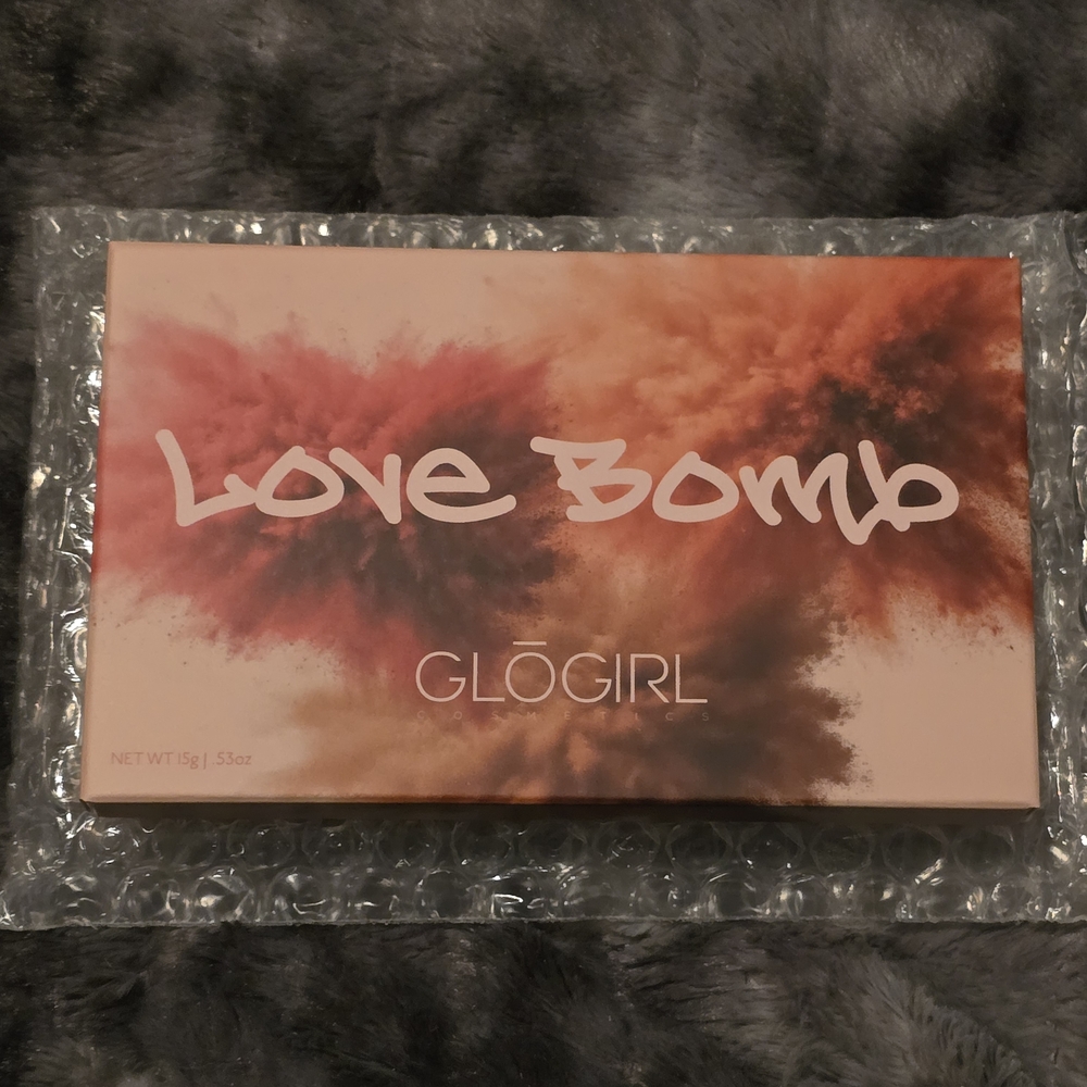 Love Bomb Eyeshadow Palette-GloGirl